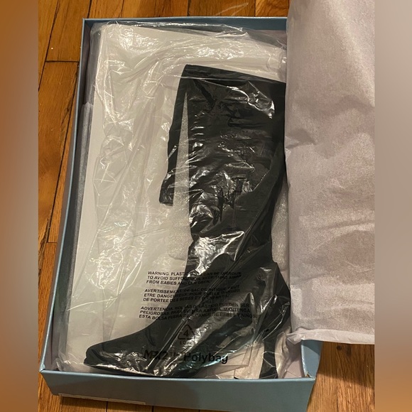 Suede Seychelles “You Or Me” tall boots. NWT, never worn, in original box. - Picture 9 of 12